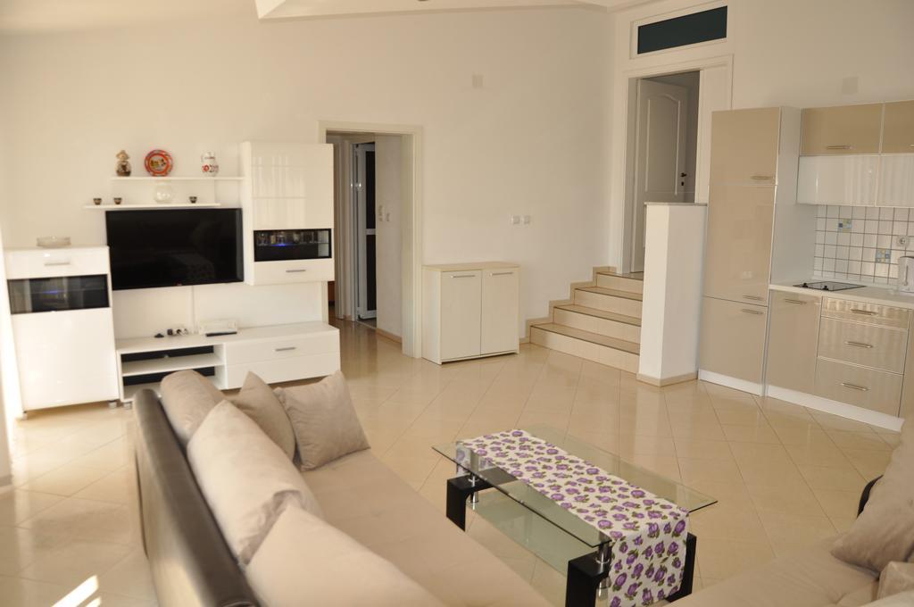 Apartments Rozela Ulcinj Rum bild